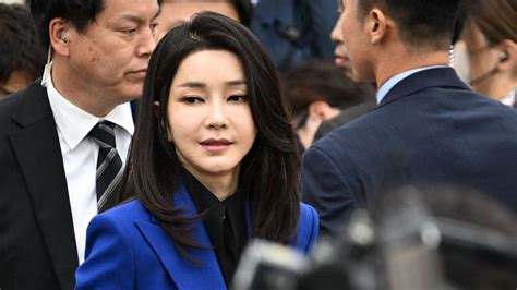 korean first lady dior|kim keonhee Dior bag.